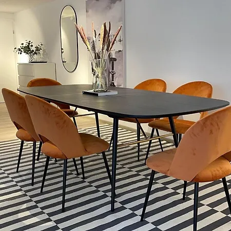 Geraeumige Stadt-wohnung - Mit Parkplatz