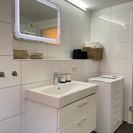 Geraeumige Stadt-wohnung - Mit Parkplatz Apartment Bregenz