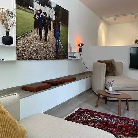 Апартаменты Geraeumige Stadt-wohnung - Mit Parkplatz *